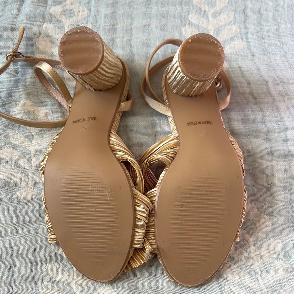 Elegant Gold Women's Heels - Picture 2 of 3